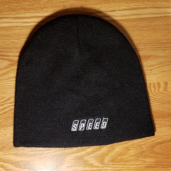 PINKS beanie - Picture 2 of 2